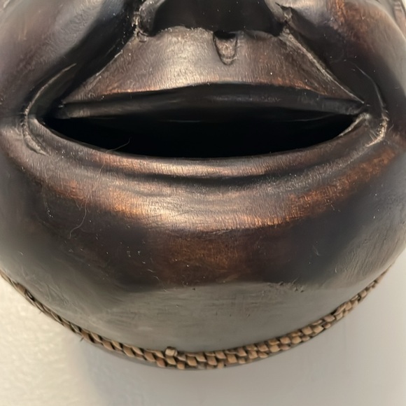 Wooden Carved Face Bowl/Box - Picture 12 of 12